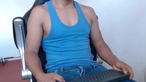 Snapshot of sexatlexx chatting on 12.31.24 arnold online show from 12.31.24