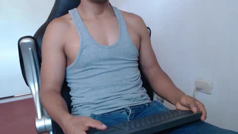 Snapshot of sexatlexx chatting on 01.13.25 arnold online show from 01.13.25