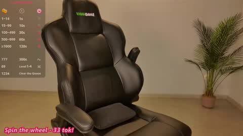 Snapshot of sexberry_ chatting on 10.01.25 Melissa online show from 10.01.25