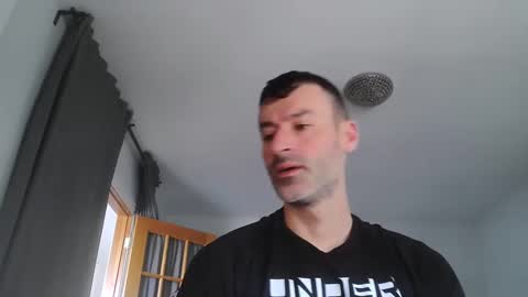 Snapshot of sexbrute chatting on 09.25.25 sexbrute online show from 09.25.25