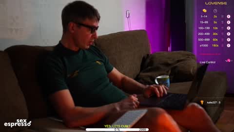 Snapshot of sexespresso chatting on 10.17.25 Thank you for Birthday Wishes online show from 10.17.25