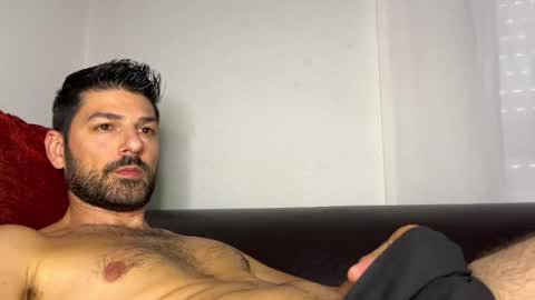 Snapshot of sexfriendch chatting on 10.04.25 Lucenzo  online show from 10.04.25