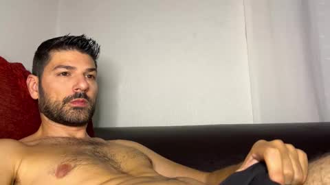 Snapshot of sexfriendch chatting on 10.16.25 Lucenzo  online show from 10.16.25