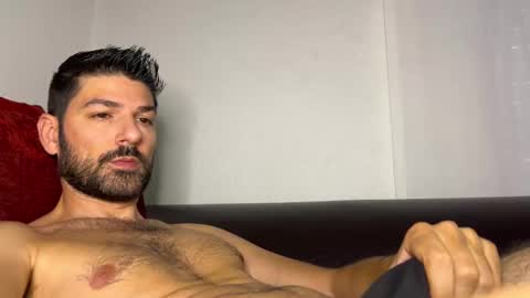 Snapshot of sexfriendch chatting on 10.21.25 Lucenzo  online show from 10.21.25