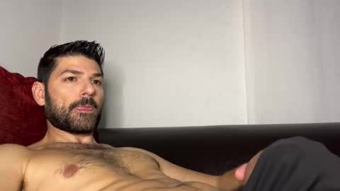 Snapshot of sexfriendch chatting on 10.24.25 Lucenzo  online show from 10.24.25