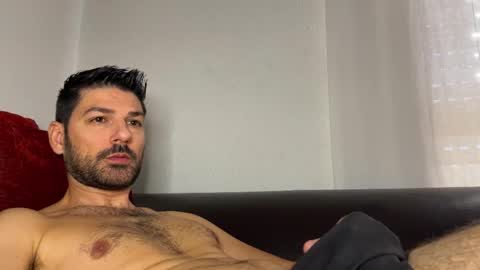 Snapshot of sexfriendch chatting on 10.27.25 Lucenzo  online show from 10.27.25