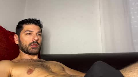 Snapshot of sexfriendch chatting on 10.29.25 Lucenzo  online show from 10.29.25