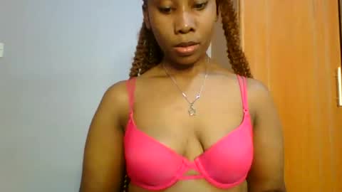 Snapshot of sexie_curvie chatting on 01.24.25 Maggie online show from 01.24.25