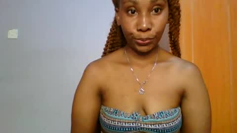 Snapshot of sexie_curvie chatting on 01.25.25 Maggie online show from 01.25.25