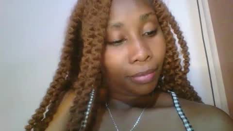 Snapshot of sexie_curvie chatting on 01.26.25 Maggie online show from 01.26.25