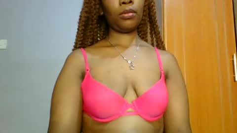Snapshot of sexie_curvie chatting on 01.26.25 Maggie online show from 01.26.25
