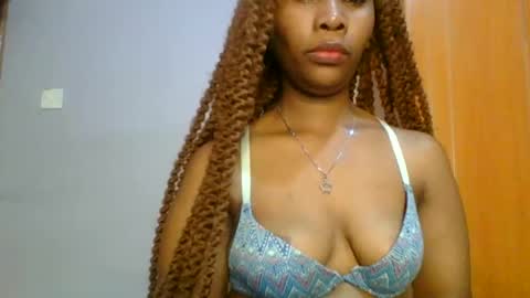 Snapshot of sexie_curvie chatting on 01.27.25 Maggie online show from 01.27.25
