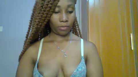 Snapshot of sexie_curvie chatting on 01.27.25 Maggie online show from 01.27.25