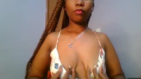 Snapshot of sexie_curvie chatting on 01.31.25 Maggie online show from 01.31.25