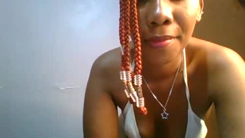 Snapshot of sexie_curvie chatting on 02.16.25 Maggie online show from 02.16.25