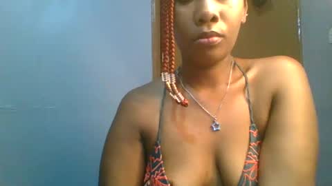 Snapshot of sexie_curvie chatting on 02.16.25 Maggie online show from 02.16.25