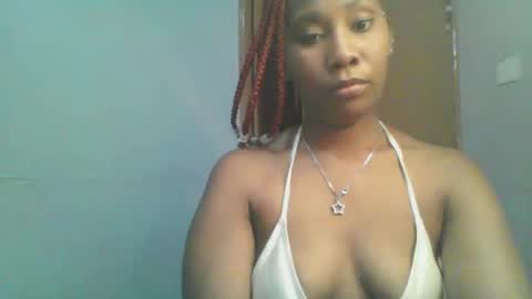 Snapshot of sexie_curvie chatting on 02.18.25 Maggie online show from 02.18.25