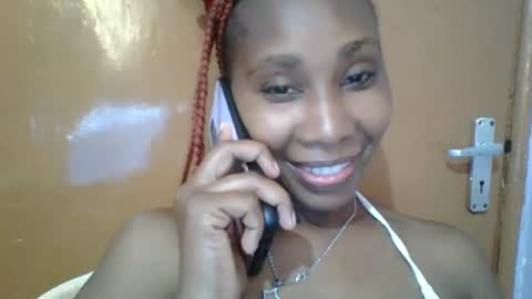 Snapshot of sexie_curvie chatting on 02.18.25 Maggie online show from 02.18.25