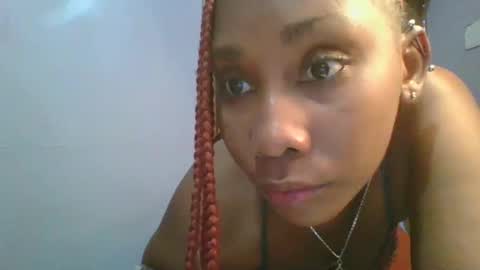 Snapshot of sexie_curvie chatting on 02.19.25 Maggie online show from 02.19.25