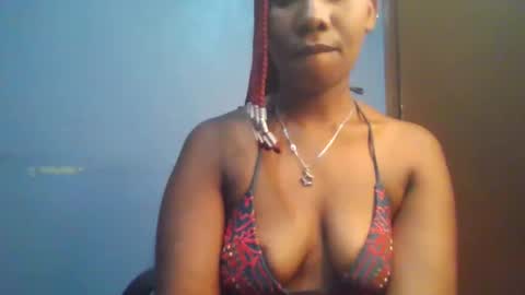 Snapshot of sexie_curvie chatting on 02.25.25 Maggie online show from 02.25.25