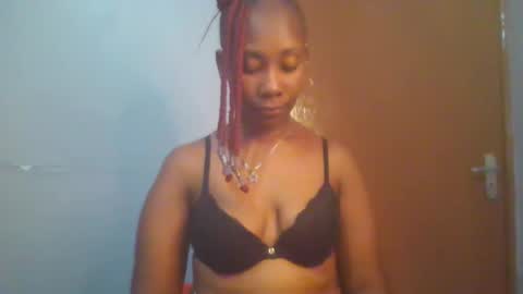 Snapshot of sexie_curvie chatting on 02.26.25 Maggie online show from 02.26.25