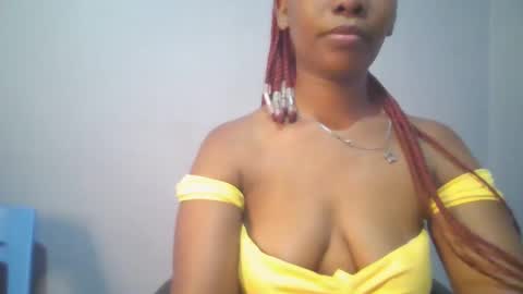 Snapshot of sexie_curvie chatting on 03.08.25 Maggie online show from 03.08.25