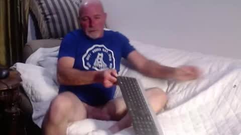 Snapshot of sexjunkie8 chatting on 02.04.25 Sex Junkie online show from 02.04.25