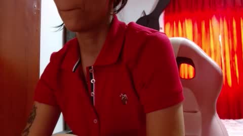 Snapshot of sexmilkdirty chatting on 10.19.25 sexmilkdirty online show from 10.19.25