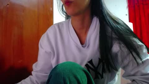 Snapshot of sexmilkdirty chatting on 11.04.25 sexmilkdirty online show from 11.04.25