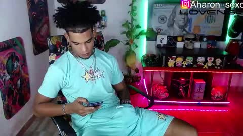 Snapshot of sexo_aharon chatting on 10.22.25 Aharon ravelo online show from 10.22.25