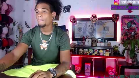 Snapshot of sexo_aharon chatting on 05.27.26 Aharon ravelo online show from 05.27.26