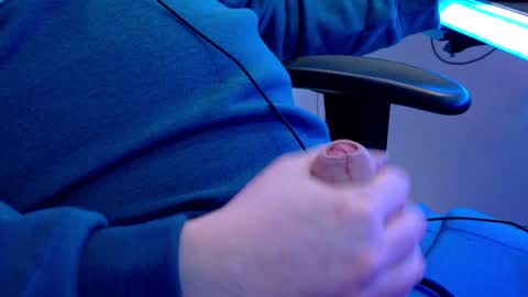 Snapshot of sexonme1982 chatting on 01.12.25 Masturbateforyou online show from 01.12.25