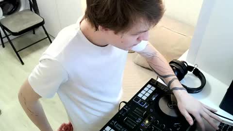 Snapshot of sexplace_ chatting on 04.28.26 Jennis and OliverPvt is open online show from 04.28.26