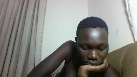 sexqueen02 online show from 10.28.25