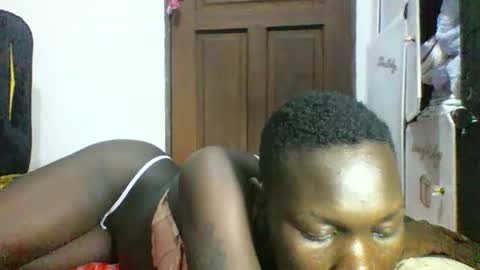 sexqueen02 online show from 10.31.25