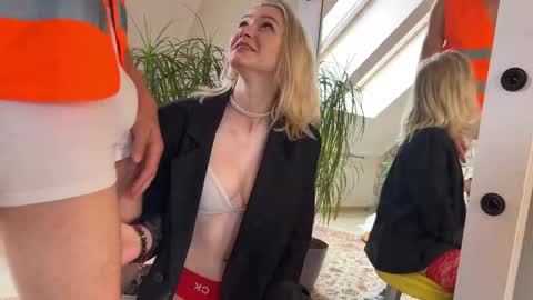 NIKKI KATE LIZA AND BOYS online show from 05.12.26