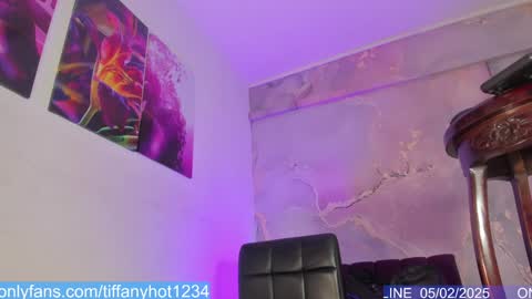 Tifanny Benitez  online show from 02.05.25