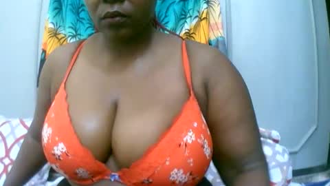 Snapshot of sexxi_ebony chatting on 01.19.26 sexxi_ebony online show from 01.19.26