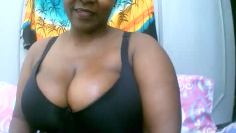 Snapshot of sexxi_ebony chatting on 02.03.26 sexxi_ebony online show from 02.03.26