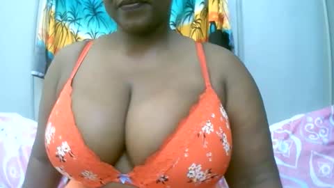 Snapshot of sexxi_ebony chatting on 02.07.26 sexxi_ebony online show from 02.07.26