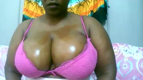 Snapshot of sexxi_ebony chatting on 02.13.26 sexxi_ebony online show from 02.13.26