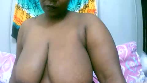 Snapshot of sexxi_ebony chatting on 02.20.26 sexxi_ebony online show from 02.20.26
