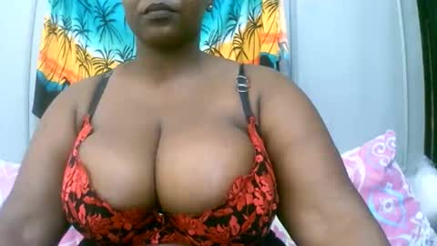 Snapshot of sexxi_ebony chatting on 02.20.26 sexxi_ebony online show from 02.20.26