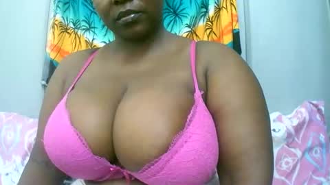Snapshot of sexxi_ebony chatting on 02.21.26 sexxi_ebony online show from 02.21.26