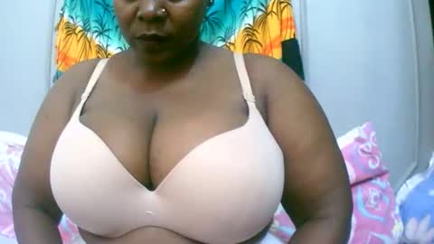 Snapshot of sexxi_ebony chatting on 02.21.26 sexxi_ebony online show from 02.21.26