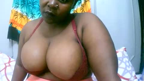 Snapshot of sexxi_ebony chatting on 02.26.26 sexxi_ebony online show from 02.26.26