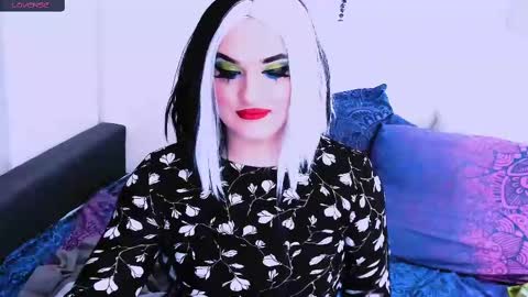 Snapshot of sexxx_queen chatting on 12.22.24 sexxx_queen online show from 12.22.24