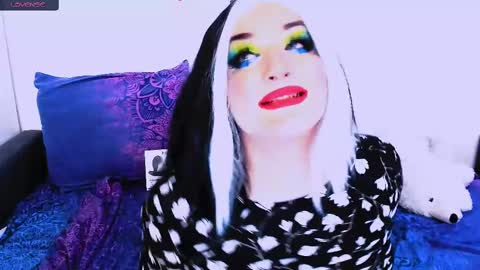 Snapshot of sexxx_queen chatting on 12.27.24 sexxx_queen online show from 12.27.24