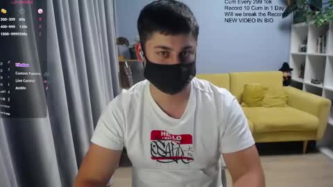 Snapshot of sexxxdickbig chatting on 05.11.26 Tommy online show from 05.11.26