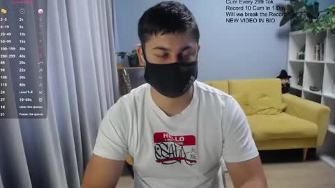 Snapshot of sexxxdickbig chatting on 05.12.26 Tommy online show from 05.12.26